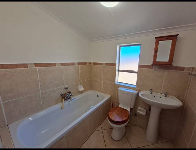 3 BEDROOM TOWNHOUSE FOR SALE IN ILLIONDALE